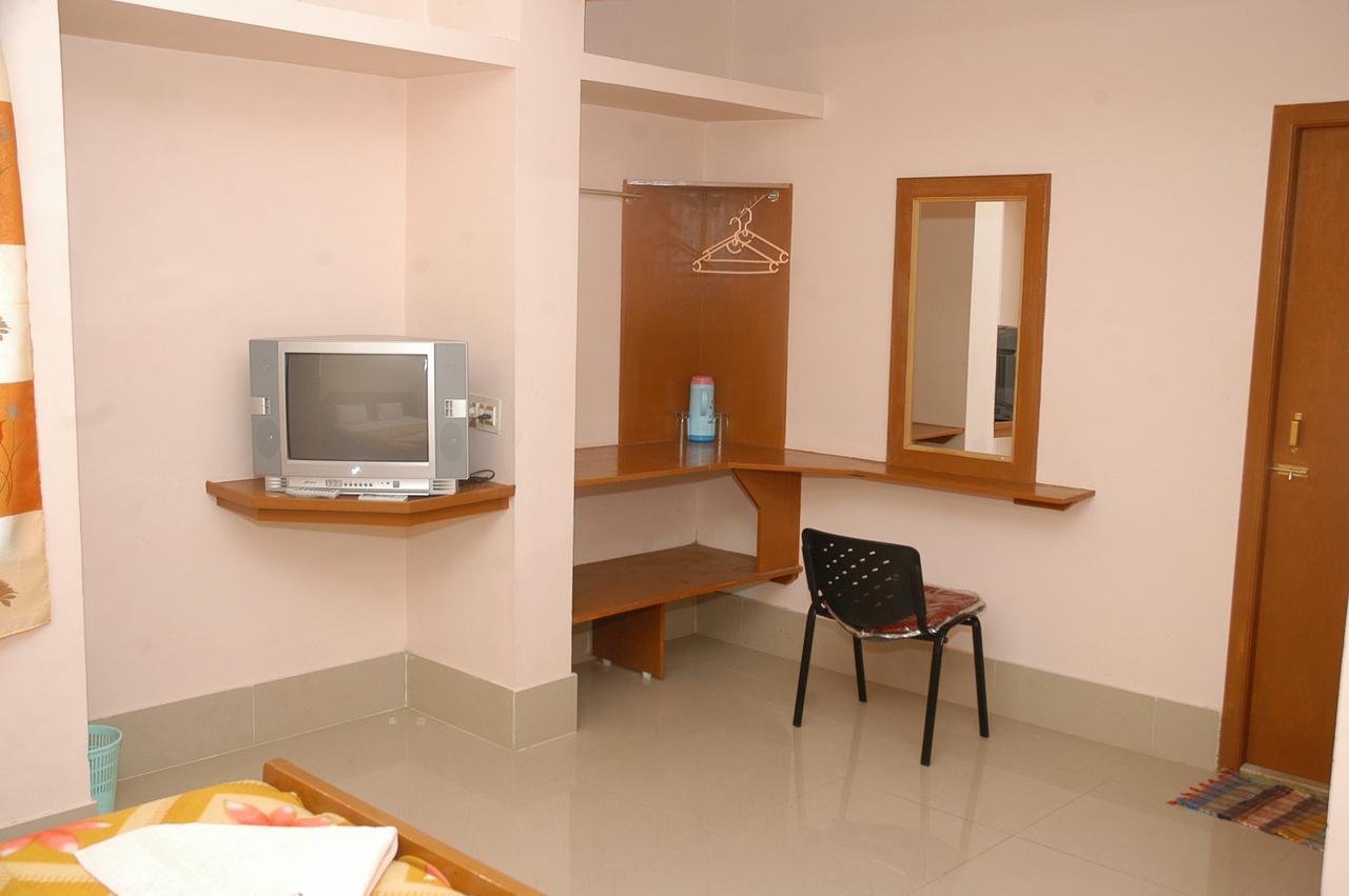 Hotel Athityaa 库姆巴科纳姆 外观 照片