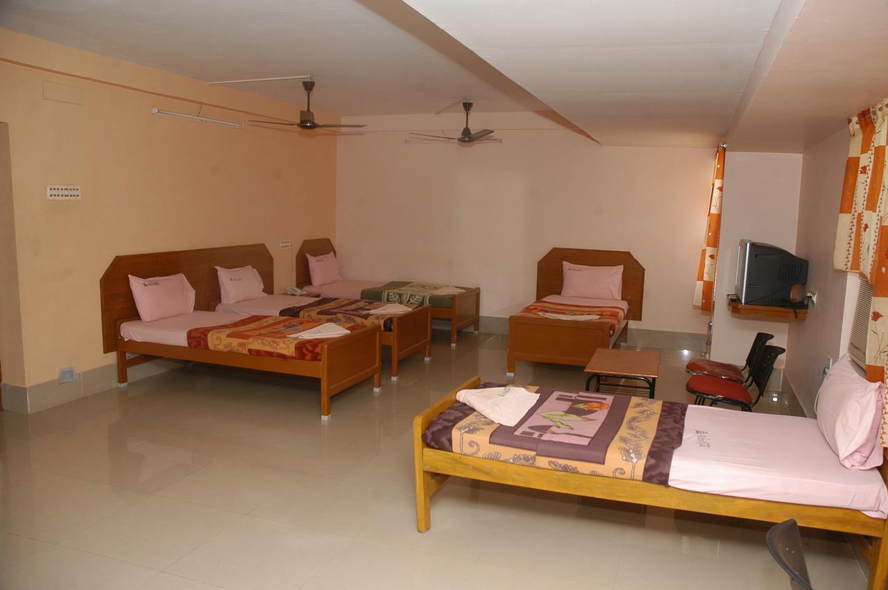 Hotel Athityaa 库姆巴科纳姆 外观 照片